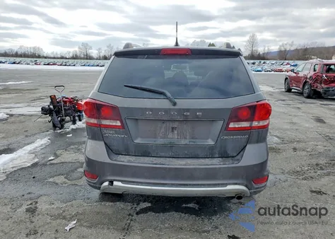 2016 Dodge Journey Crossroad z USA, uszkodzony, nr VIN 3C4PDCGB8GT226456